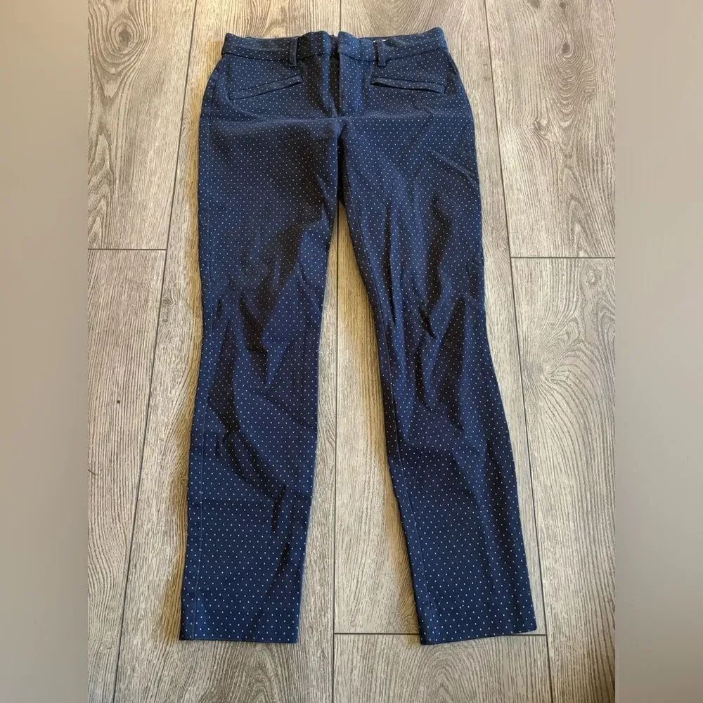 Gap woman’s 0R skinny ankle pants used in good condition